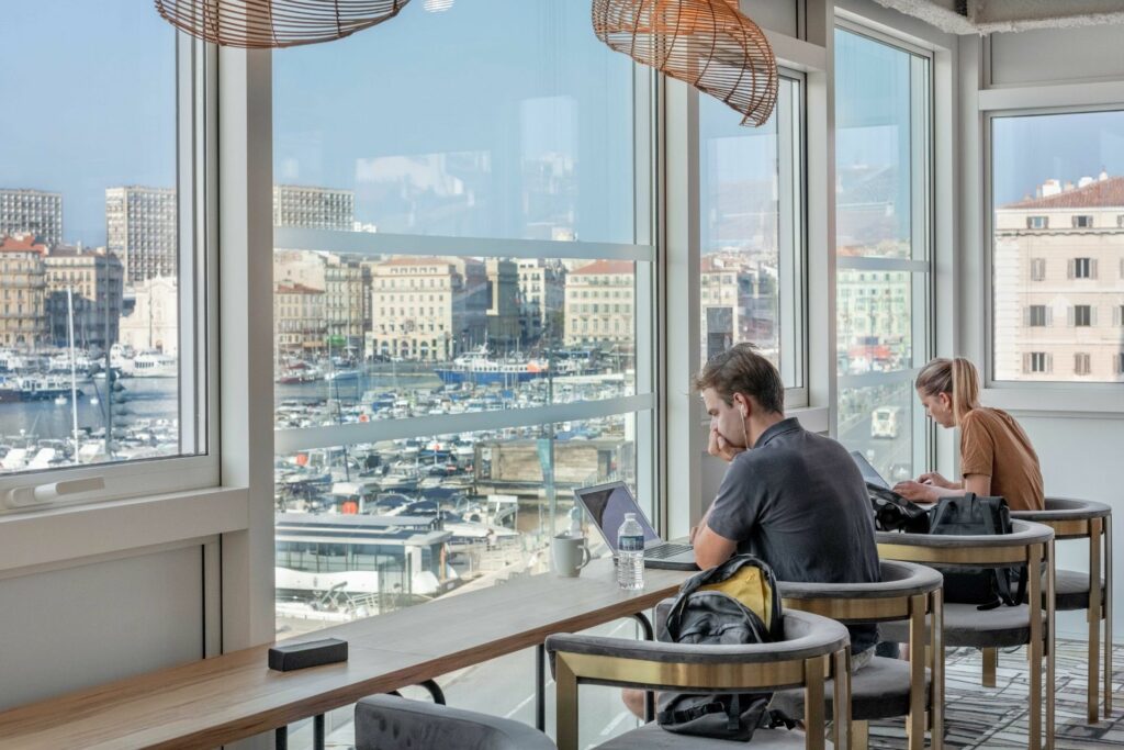 Travail gratuit Marseille